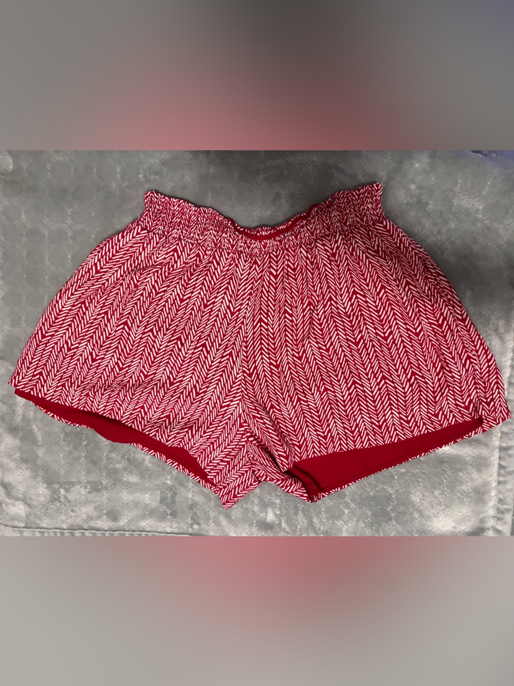 Red Chevron Print Elastic Waist Women’s Shorts